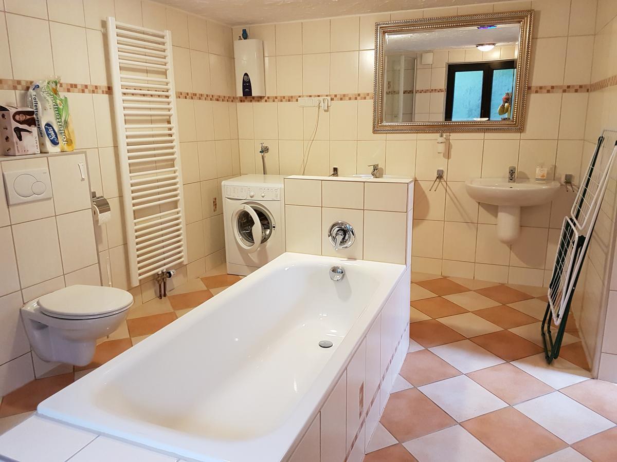 Haus Am Bachgasse - Haus Von 1777 Mit Sauna Zell Buitenkant foto